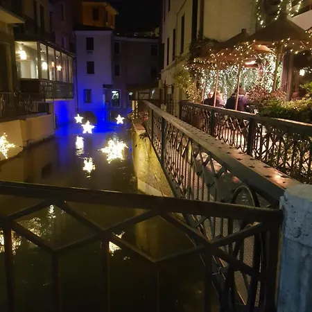 Romantico Alloggio Arteeacqua In Centro Treviso Exterior photo