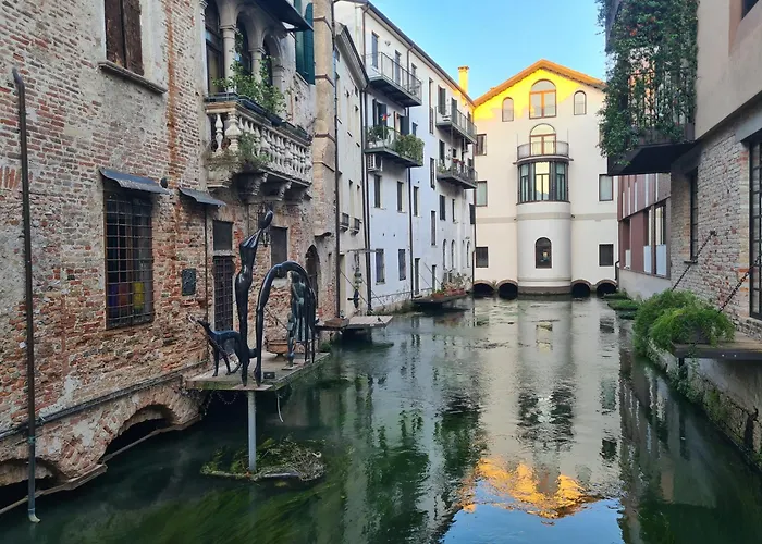 Romantico Alloggio Arteeacqua In Centro